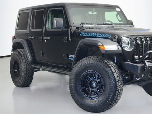 Used 2021 Jeep Wrangler Unlimited Rubicon 4xe w/ Cold Weather Group AWD/4WD image 15