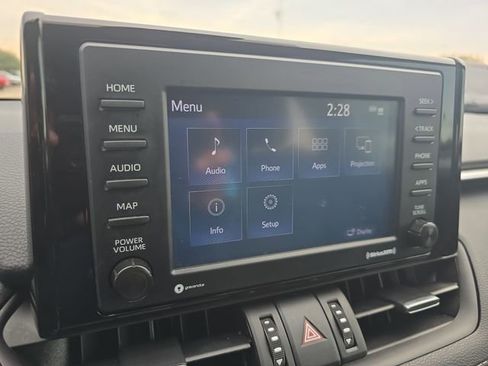 Certified 2022 Toyota RAV4 XLE Premium image 21