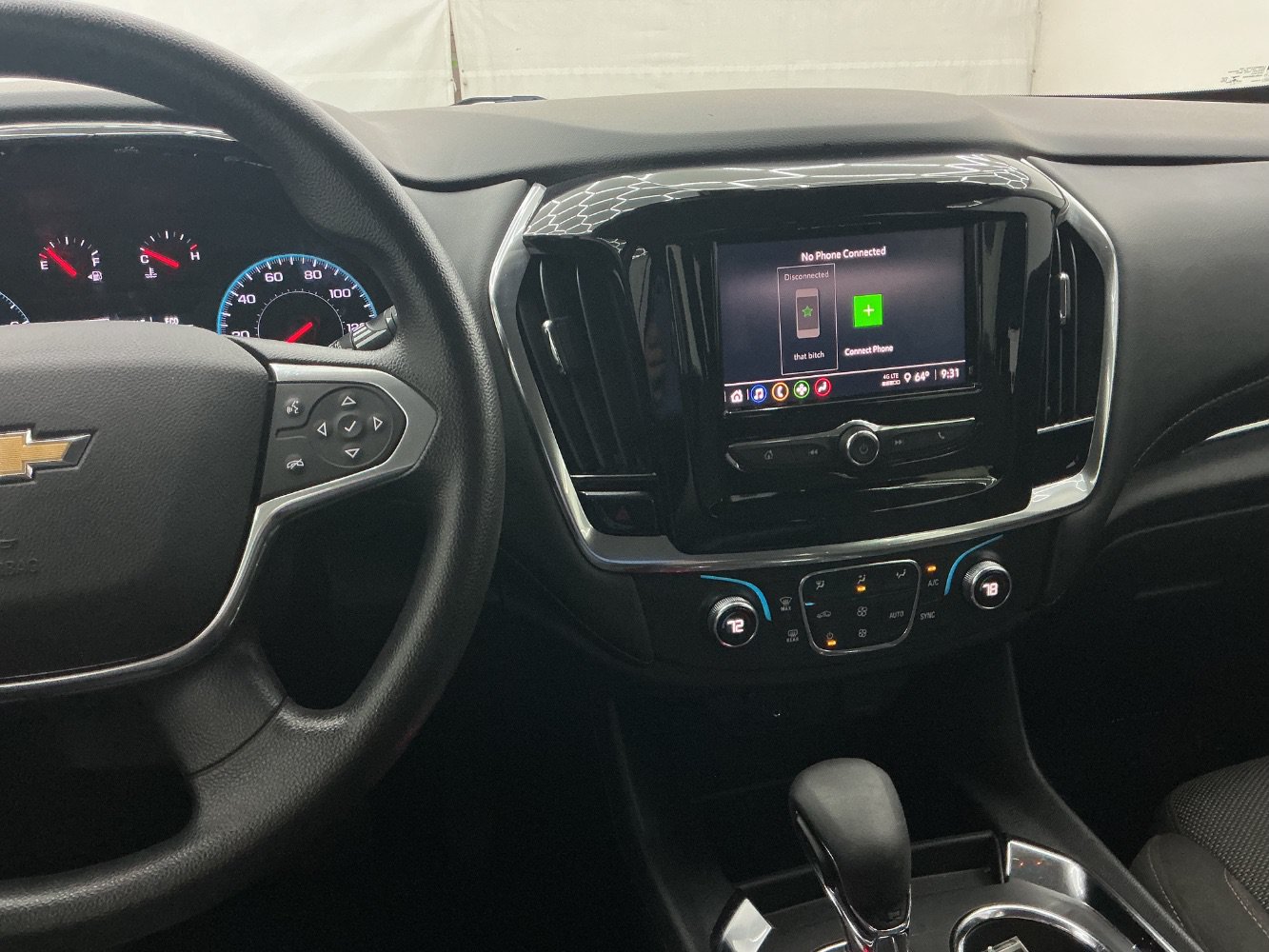Used 2021 Chevrolet Traverse LS AWD/4WD image 32
