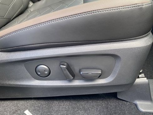 New 2025 Nissan Pathfinder Platinum w/ Black Appearance Package image 30