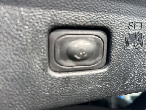 Used 2022 Ford Edge SEL w/ Convenience Package image 25