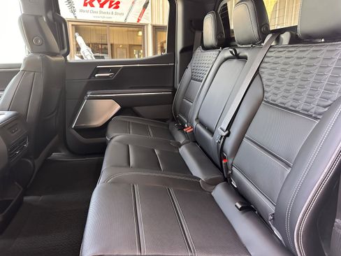 New 2025 GMC Sierra EV Denali image 9