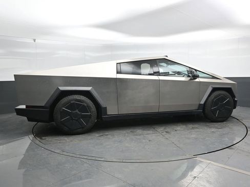Used 2024 Tesla Cybertruck Cyberbeast AWD/4WD image 3