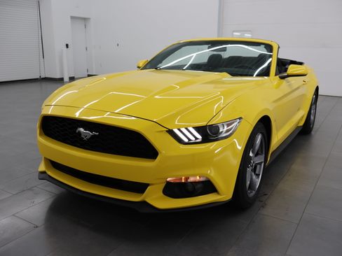 Used 2016 Ford Mustang Convertible w/ Equipment Group 051A RWD image 51