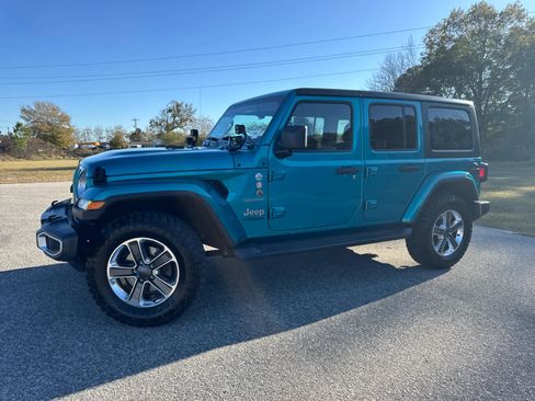 Used 2020 Jeep Wrangler Unlimited Sahara w/ Uconnect 4C Nav & Sound Group image 3