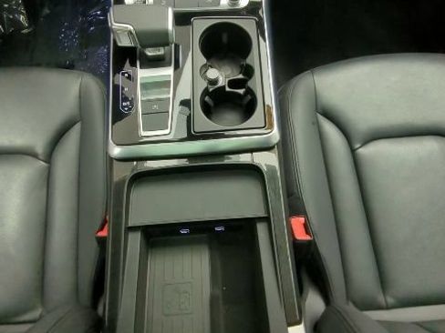 Used 2023 Audi Q7 3.0T Premium Plus w/ Premium Plus Package AWD/4WD image 22