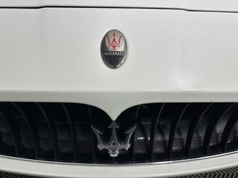 Used 2012 Maserati GranTurismo S image 9