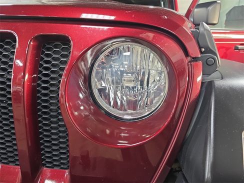 Used 2021 Jeep Wrangler Islander image 28