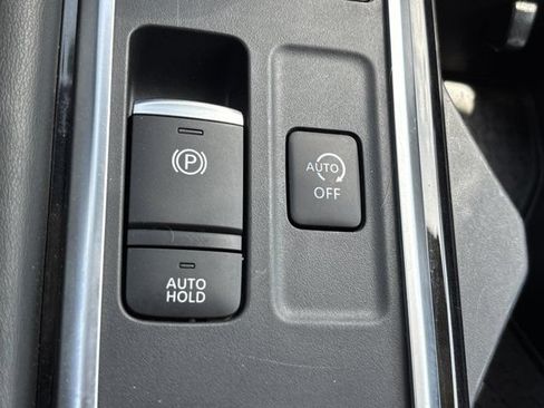 Used 2024 Nissan Pathfinder Platinum AWD/4WD image 43