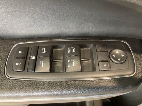 Used 2017 Chrysler 300 S image 13