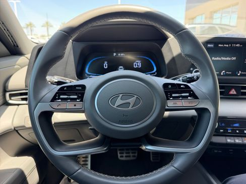 Certified 2025 Hyundai Elantra Sport FWD image 10
