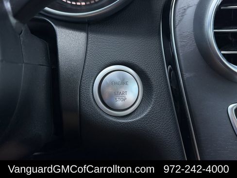 Used 2019 Mercedes-Benz GLC 300 4MATIC image 24