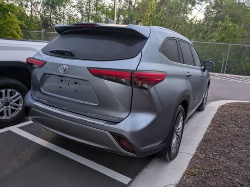 Used 2022 Toyota Highlander Platinum image 7