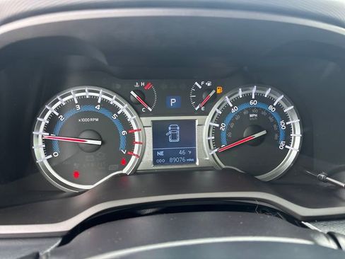 Used 2017 Toyota 4Runner SR5 image 27