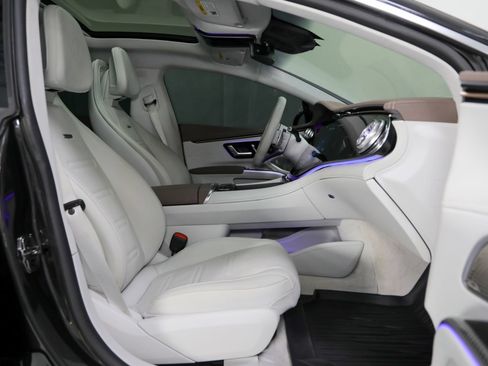 Used 2023 Mercedes-Benz EQS AMG 4MATIC w/ Trim Level Package image 35