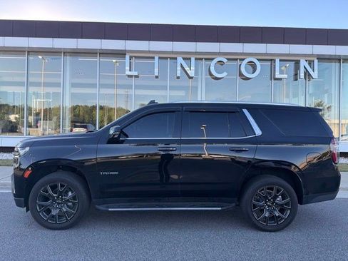 Used 2024 Chevrolet Tahoe LT w/ Luxury Package AWD/4WD image 2