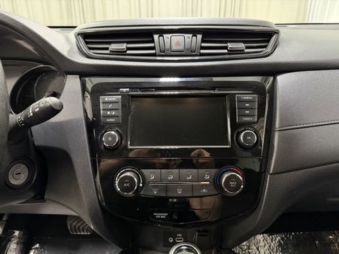 Used 2019 Nissan Rogue S w/ Special Edition Package image 13