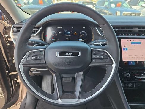 Used 2023 Jeep Grand Cherokee Limited RWD image 35