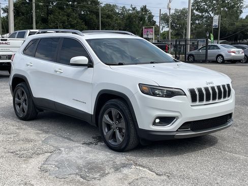 Used 2019 Jeep Cherokee Limited w/ Trailer Tow Group AWD/4WD image 19