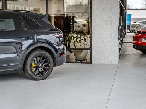 Used 2019 Porsche Cayenne image 57