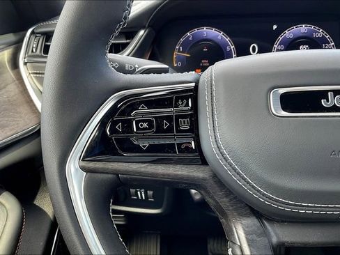 New 2025 Jeep Grand Cherokee Overland image 14
