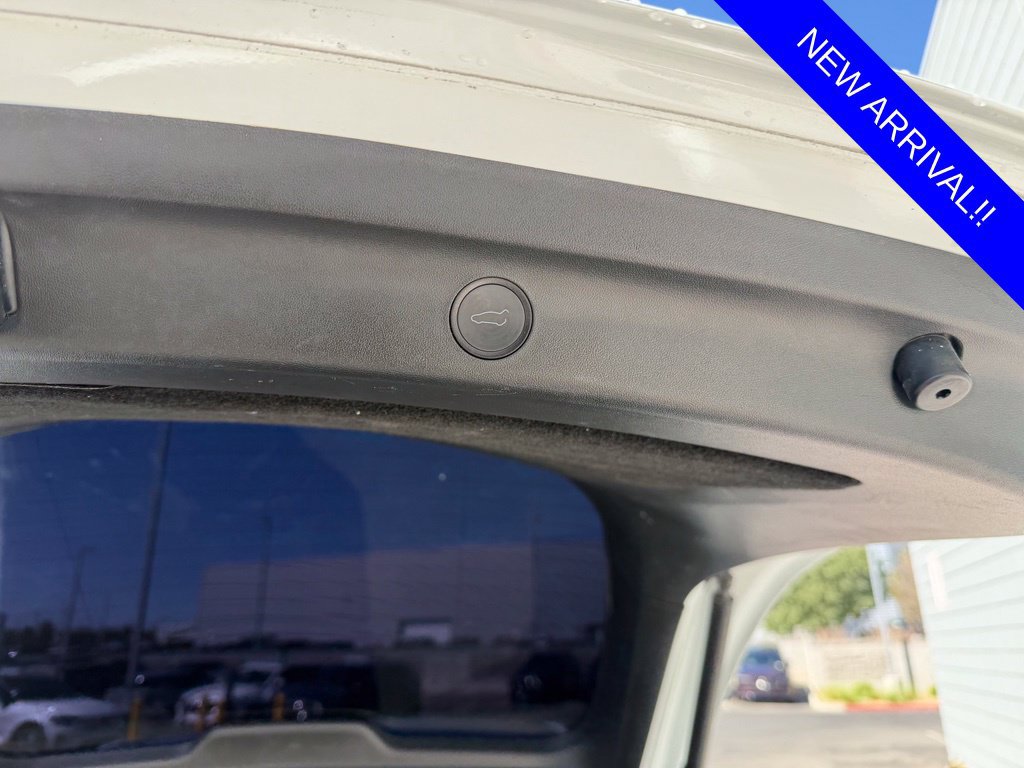 Used 2022 Tesla Model Y Performance AWD/4WD image 10