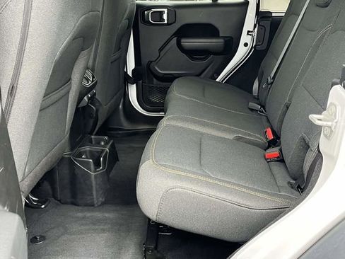 Used 2024 Jeep Wrangler Sport S image 15