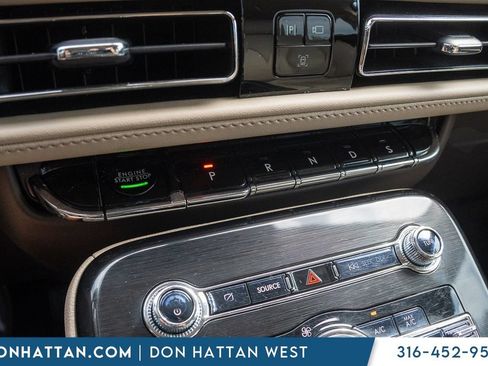 Used 2022 Lincoln Nautilus Reserve AWD/4WD image 10