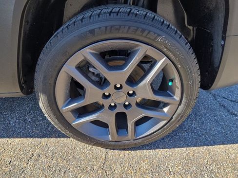 Used 2021 Jeep Renegade Latitude image 10