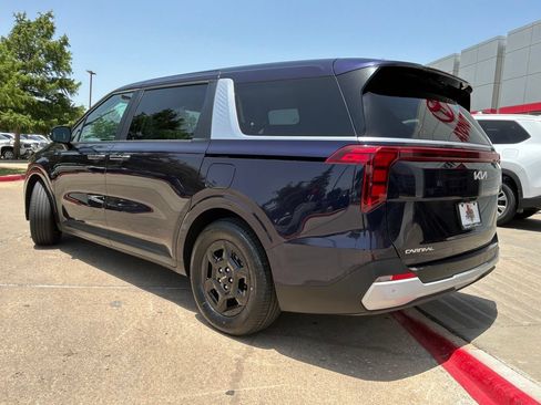 Used 2026 Kia Carnival FWD image 8