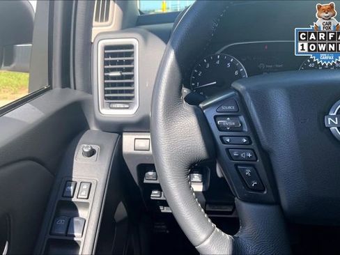 Used 2024 Nissan Frontier SL w/ Technology Package AWD/4WD image 18