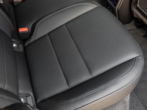 Certified 2025 Porsche Macan 4 Electric image 33