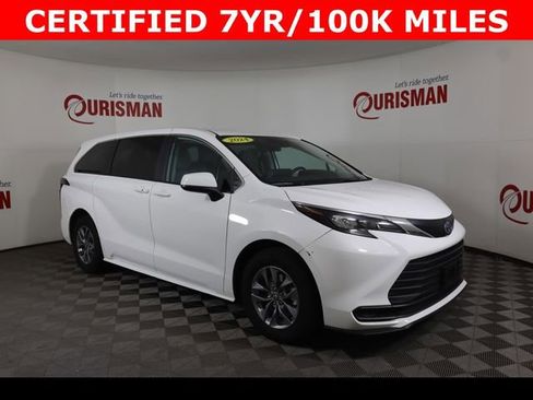 Used 2024 Toyota Sienna LE image 10