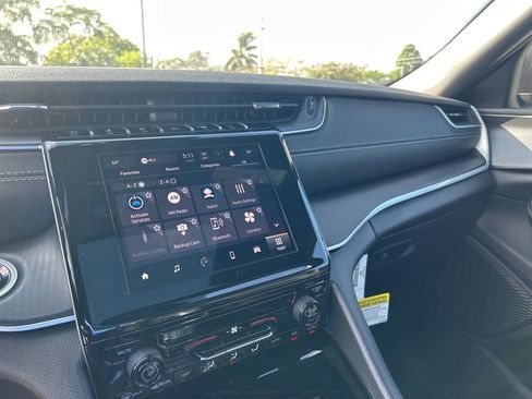 New 2025 Jeep Grand Cherokee Laredo X image 12