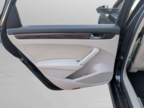 Used 2020 Volkswagen Passat 2.0T SEL image 30