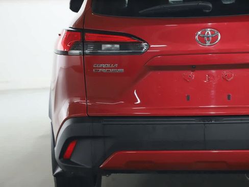 Certified 2023 Toyota Corolla Cross XLE w/ Convenience Package FWD image 43