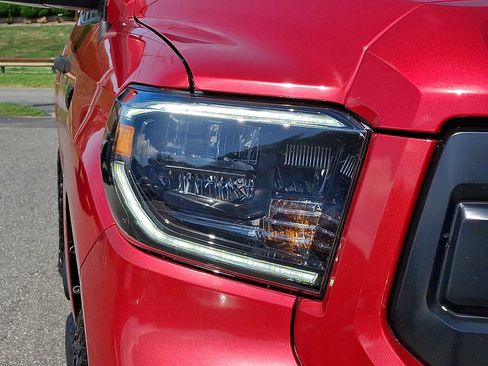 Used 2016 Toyota Tundra Limited w/ Limited Premium Package AWD/4WD image 9