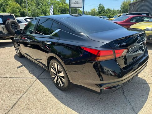 Used 2022 Nissan Altima 2.5 SV FWD image 5
