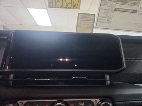 New 2025 Jeep Wrangler Unlimited Rubicon 392 image 15