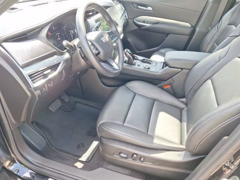 Used 2023 Cadillac XT4 Premium Luxury FWD image 16
