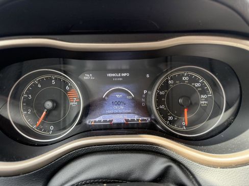 Used 2017 Jeep Cherokee Limited FWD image 14