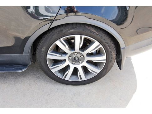 Used 2018 Land Rover Discovery HSE Luxury AWD/4WD image 8