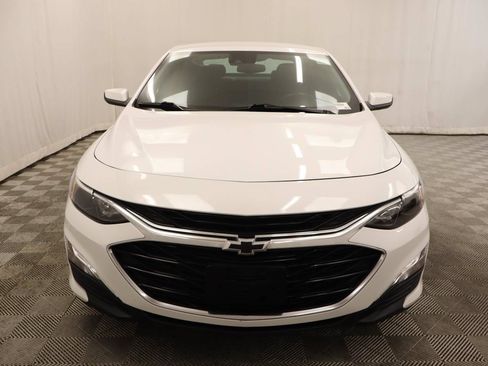 Used 2025 Chevrolet Malibu RS FWD image 4