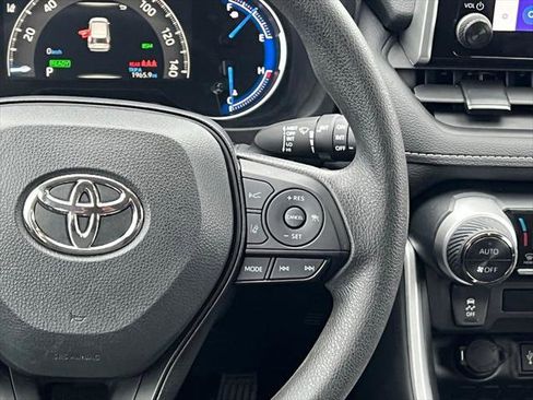 Certified 2025 Toyota RAV4 XLE image 23