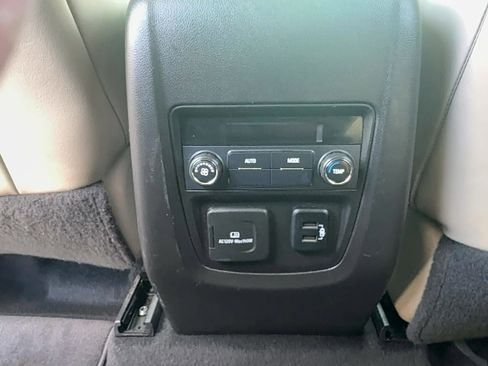 Used 2018 Buick Enclave Essence FWD image 18