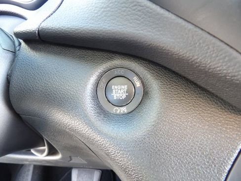 Used 2022 Jeep Cherokee Latitude Lux w/ Sun & Sound Group image 19