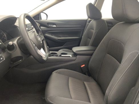 Used 2025 Nissan Altima 2.5 SV FWD image 17