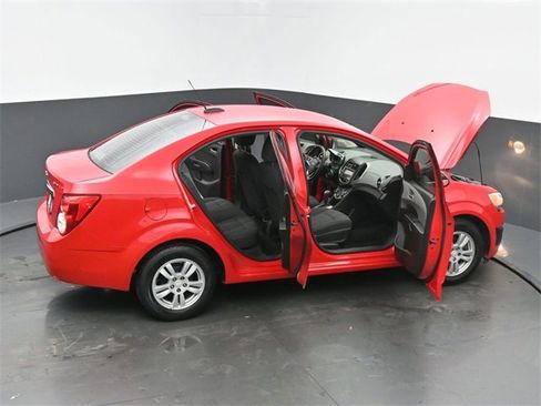 Used 2016 Chevrolet Sonic LT image 65