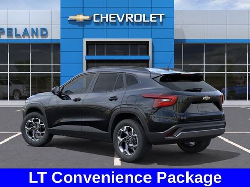 New 2026 Chevrolet Trax LT w/ Driver Confidence Package FWD image 4