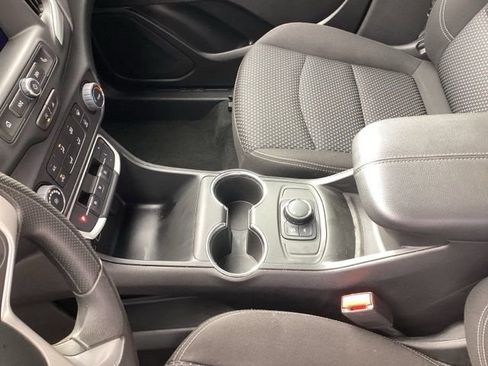 Used 2024 GMC Terrain SLE image 15